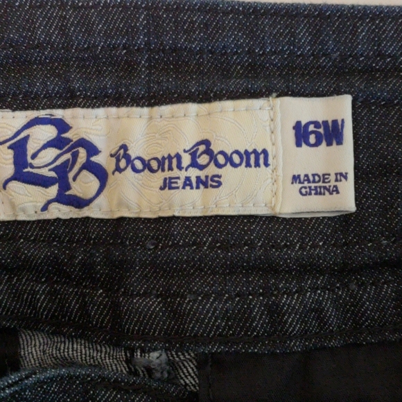 BOOM BOOM JEAN SHORTS - Picture 3 of 3